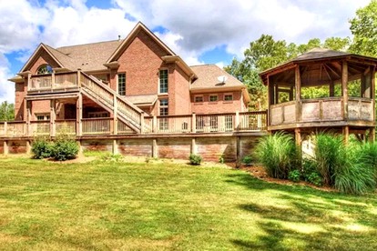 Luxurious and Spacious Rental in Avon for an Amazing Vacation in Indiana - Avon, Indiana - glamping.directory