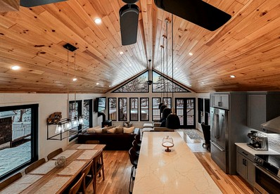 Spectacular Lakefront Villa with Pool Table, Sauna, Jacuzzi and Breathtaking Views in Maine - Fryeburg, Maine - glamping.directory