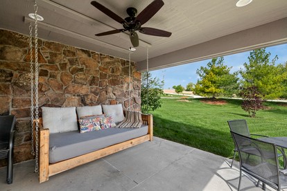 Luxury Cabin Getaway with Views of Lake Wanahoo near Lincoln in Nebraska - Wahoo, Nebraska - glamping.directory