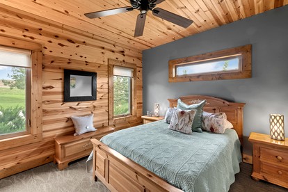 Luxury Cabin Getaway with Views of Lake Wanahoo near Lincoln in Nebraska - Wahoo, Nebraska - glamping.directory