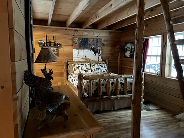 Spacious Adirondacks Cabin for a Family Getaway in New York State - Glenfield, New York - glamping.directory