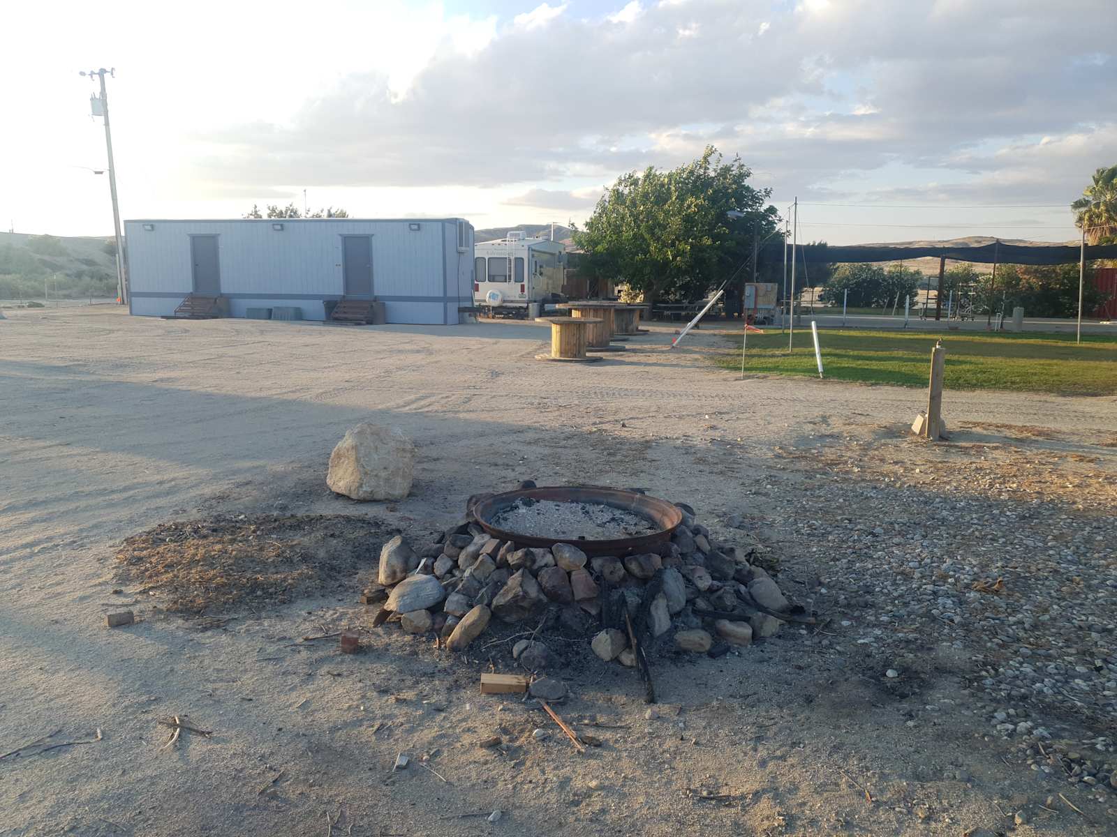 10 Star Ranch - Taft, California - glamping.directory