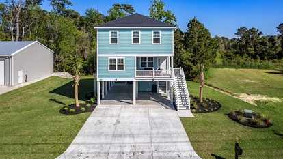 Breathtaking Cottage with Fire Pit in Pawleys Island, South Carolina - glamping.directory