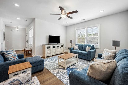 Breathtaking Cottage with Fire Pit in Pawleys Island, South Carolina - Pawleys Island, South Carolina - glamping.directory