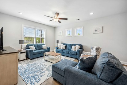 Breathtaking Cottage with Fire Pit in Pawleys Island, South Carolina - Pawleys Island, South Carolina - glamping.directory
