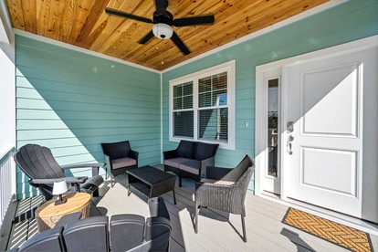 Breathtaking Cottage with Fire Pit in Pawleys Island, South Carolina - Pawleys Island, South Carolina - glamping.directory