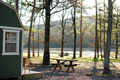 Tiny House Cottage at Sacred Pines in Boles, AR - Boles, Arkansas - glamping.directory