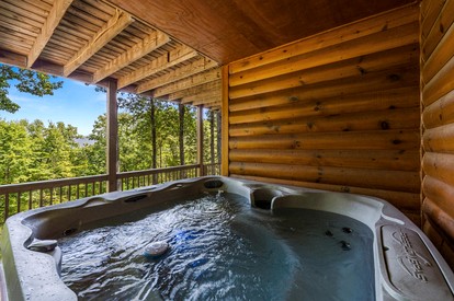 Remarkable Cabin with Screened Porch and Spa in Sevierville, Tennesee - Sevierville, Tennessee - glamping.directory