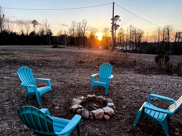 Peaceful and Spacious Tiny House Amazing for a Romantic Escape in Royal, Arkansas - Royal, Arkansas - glamping.directory