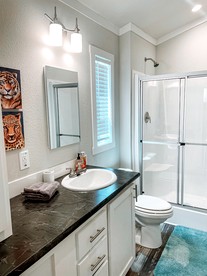 Peaceful and Spacious Tiny House Amazing for a Romantic Escape in Royal, Arkansas - Royal, Arkansas - glamping.directory