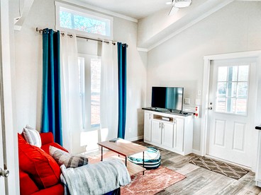 Peaceful and Spacious Tiny House Amazing for a Romantic Escape in Royal, Arkansas - Royal, Arkansas - glamping.directory