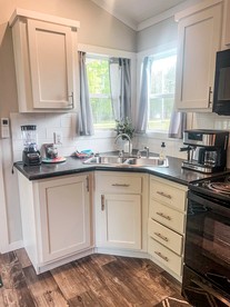 Peaceful and Spacious Tiny House Amazing for a Romantic Escape in Royal, Arkansas - Royal, Arkansas - glamping.directory