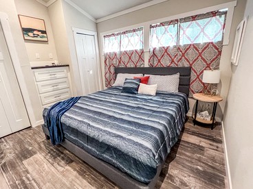 Peaceful and Spacious Tiny House Amazing for a Romantic Escape in Royal, Arkansas - Royal, Arkansas - glamping.directory