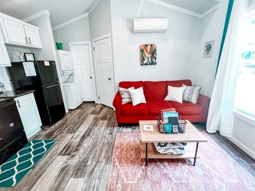 Peaceful and Spacious Tiny House Amazing for a Romantic Escape in Royal, Arkansas - Royal, Arkansas - glamping.directory