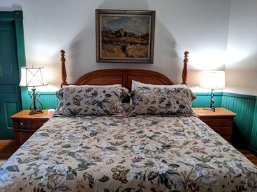 Idyllic Pet-Friendly Riverside Retreat with Hot Tub near Great Smoky Mountains, Bryson City, North Carolina - Bryson City, North Carolina - glamping.directory