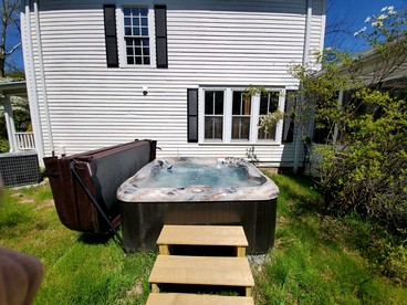Idyllic Pet-Friendly Riverside Retreat with Hot Tub near Great Smoky Mountains, Bryson City, North Carolina - Bryson City, North Carolina - glamping.directory
