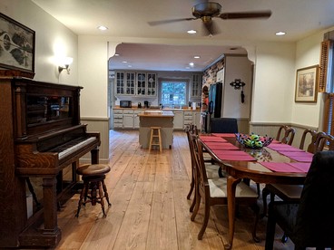 Idyllic Pet-Friendly Riverside Retreat with Hot Tub near Great Smoky Mountains, Bryson City, North Carolina - Bryson City, North Carolina - glamping.directory