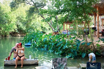 Luxury Reunion: Safari Tent Glamping for Friends Getaway in Cibolo, TX - Cibolo, Texas - glamping.directory