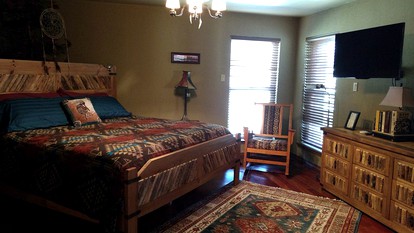 Cozy Albuquerque Casa Rental with Mountain Views for a Relaxing Getaway - Albuquerque, New Mexico - glamping.directory
