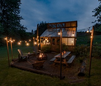 Romantic Cottage for Couples Getaway near Portland | Oregon Rentals - Silverton, Oregon - glamping.directory