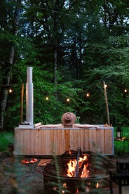 Romantic Cottage for Couples Getaway near Portland | Oregon Rentals - Silverton, Oregon - glamping.directory