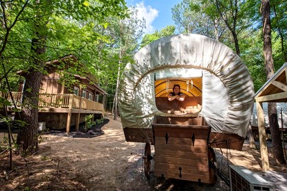 Wonderful Wagon Rental with Fire Pit Surrounded by Nature in Tennessee - Benton, Tennessee - glamping.directory