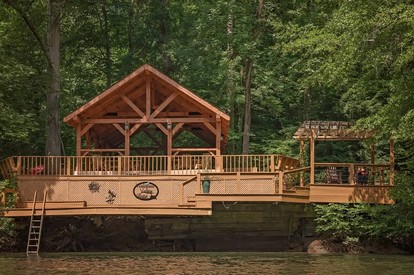 Wonderful Wagon Rental with Fire Pit Surrounded by Nature in Tennessee - Benton, Tennessee - glamping.directory