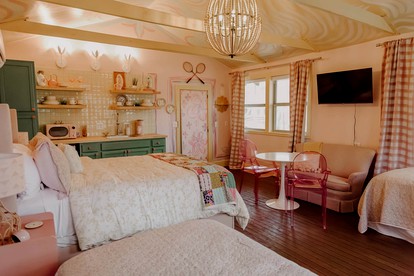 Family Glampsite: A Unique Cabin Retreat for Adventure in Tracy City, TN - Tracy City, Tennessee - glamping.directory