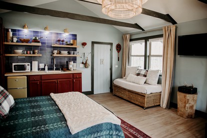 Family Glampsite: A Unique Cabin Retreat for Adventure in Tracy City, TN - Tracy City, Tennessee - glamping.directory
