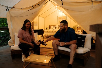 Equipped Glamping Tent with Modern Interior in Shippenville, Pennsylvania - Shippenville, Pennsylvania - glamping.directory