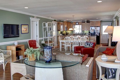 Peaceful Ocean Getaway with Outdoor Pool in Holden Beach, North Carolina - Holden Beach, North Carolina - glamping.directory