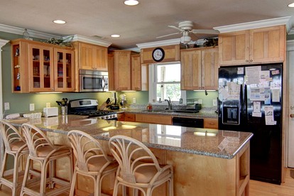 Peaceful Ocean Getaway with Outdoor Pool in Holden Beach, North Carolina - Holden Beach, North Carolina - glamping.directory