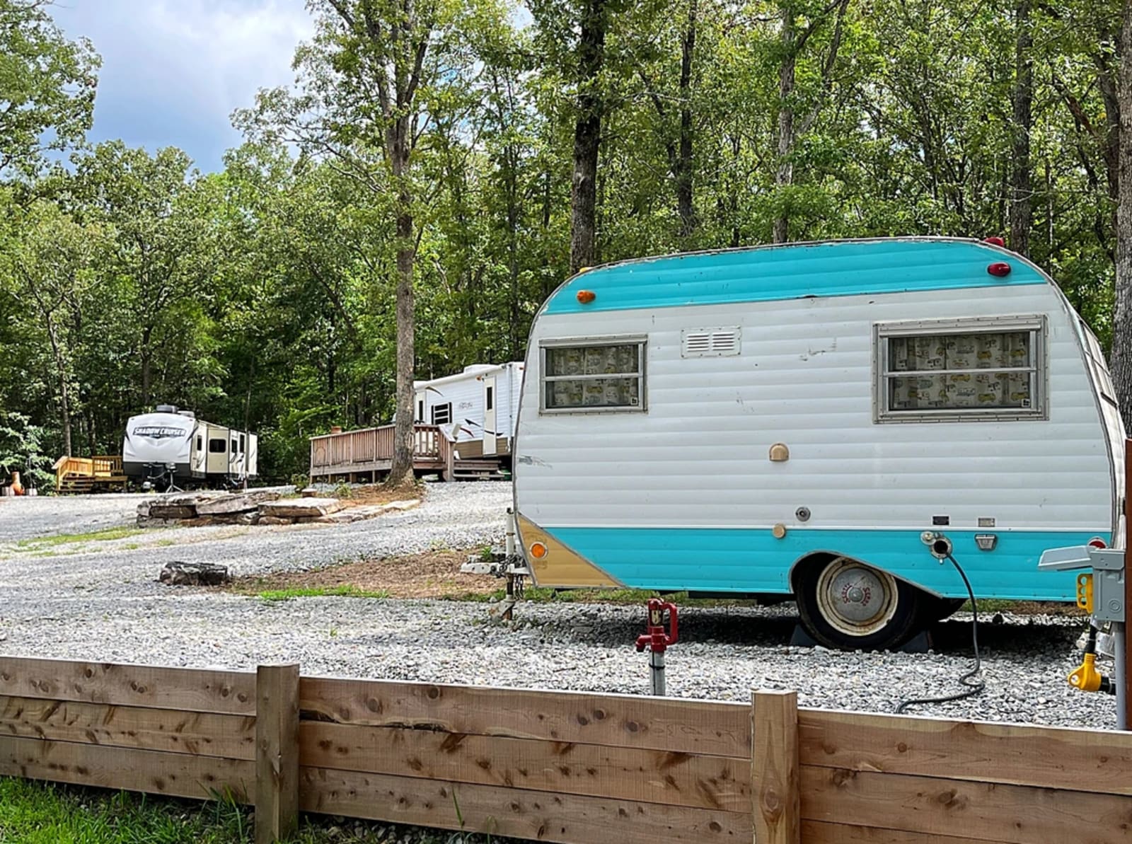 Mt Olive Mercantile & RV Park - Melbourne, Arkansas - glamping.directory