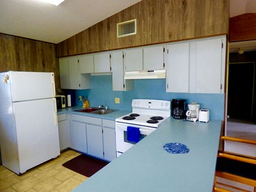 Serene Island Cottage with Screened Porch near Little Gasparilla Beach, Florida - Placida, Florida - glamping.directory
