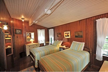 Charming Seaside Cottage Rental for Six in Cape Cod - Eastham, Massachusetts - glamping.directory