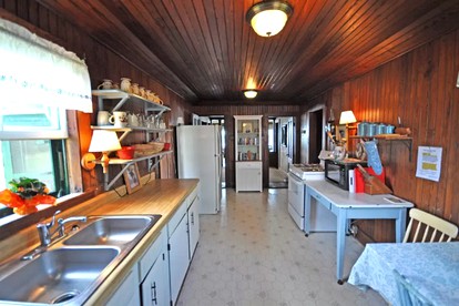Charming Seaside Cottage Rental for Six in Cape Cod - Eastham, Massachusetts - glamping.directory