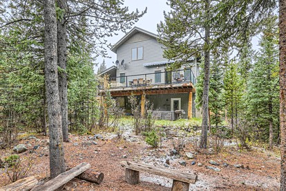Beautiful Pet-Friendly Cabin with a Hot Tub in Breckenridge, Colorado - Amazing Spot for a Glamping Mountain Getaway - glamping.directory