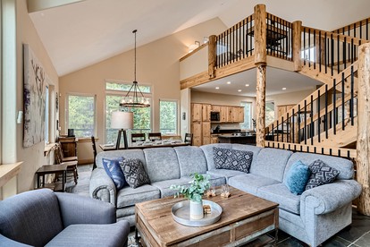 Beautiful Pet-Friendly Cabin with a Hot Tub in Breckenridge, Colorado - Amazing Spot for a Glamping Mountain Getaway - Breckenridge, Colorado - glamping.directory