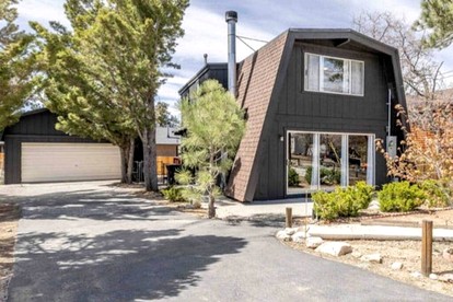 Amazing A-frame with Beautiful Outdoor Living Space and Jacuzzi in San Bernardino, California - glamping.directory