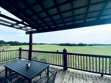Unique Raised Bungalow Rental with Amazing Texas Hill Country Views in Bergheim, Texas - Bergheim, Texas - glamping.directory