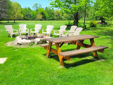 Spacious Vacation Rental Perfect for Family Reunions near Pittsburgh, Pennsylvania - Emlenton, Pennsylvania - glamping.directory