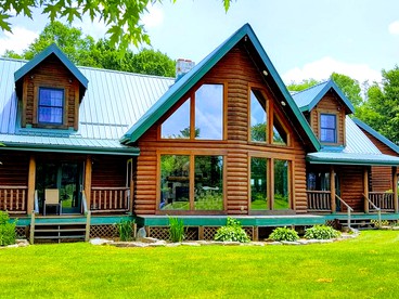 Spacious Vacation Rental Perfect for Family Reunions near Pittsburgh, Pennsylvania - glamping.directory