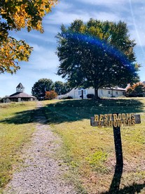 Rustic Loft-Style B&B in Tennessee – Unique Horse Stall Stay with Private Bath & Barn Breakfast Near Gallatin - glamping.directory