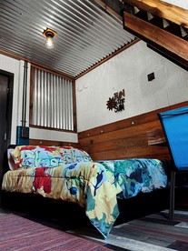 Rustic Loft-Style B&B in Tennessee – Unique Horse Stall Stay with Private Bath & Barn Breakfast Near Gallatin - Lebanon, Tennessee - glamping.directory