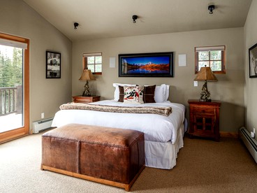 Incredible Cabin with Hot-tub in Big Sky, Montana - Big Sky, Montana - glamping.directory