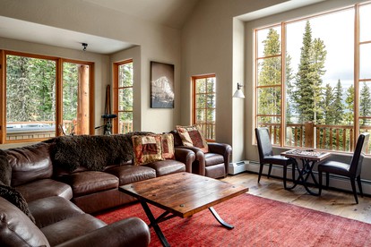 Incredible Cabin with Hot-tub in Big Sky, Montana - Big Sky, Montana - glamping.directory
