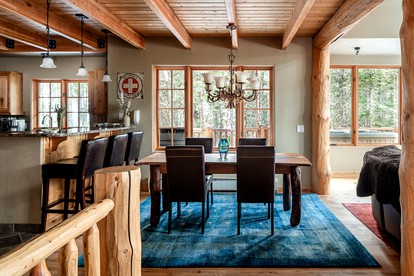 Incredible Cabin with Hot-tub in Big Sky, Montana - Big Sky, Montana - glamping.directory