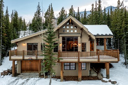 Incredible Cabin with Hot-tub in Big Sky, Montana - glamping.directory