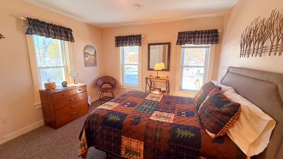 Relaxing Waterfront Getaway with Breathtaking Views in Greenville, Maine - Greenville, Maine - glamping.directory