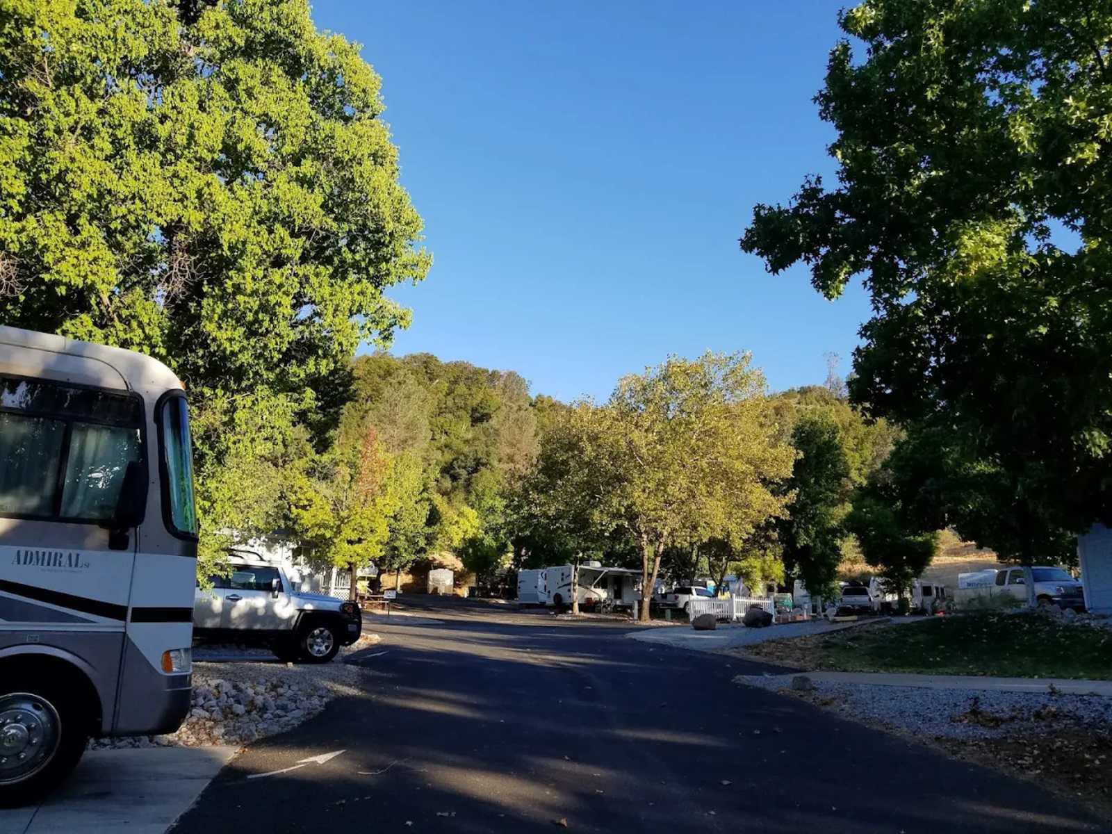 Mountain Gate RV Park - Redding, California - glamping.directory